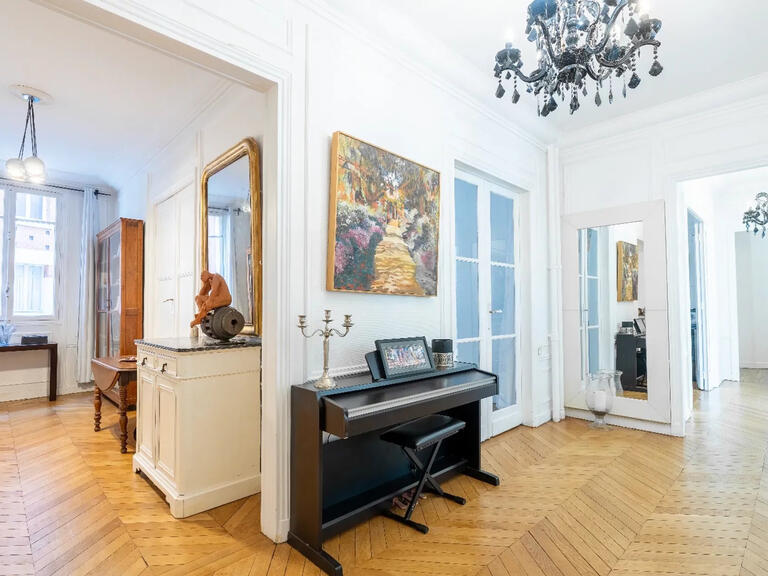 Appartement Paris 16e - 4 chambres - 208m²