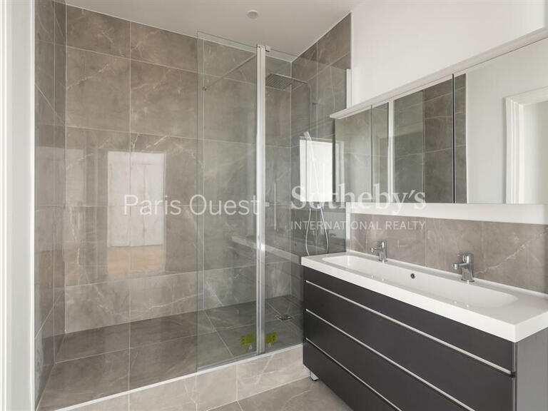 Appartement Paris 16e - 3 chambres - 150m²