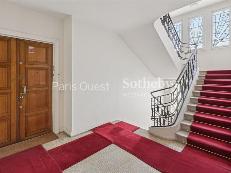 Appartement Paris 16e - 3 chambres - 150m²