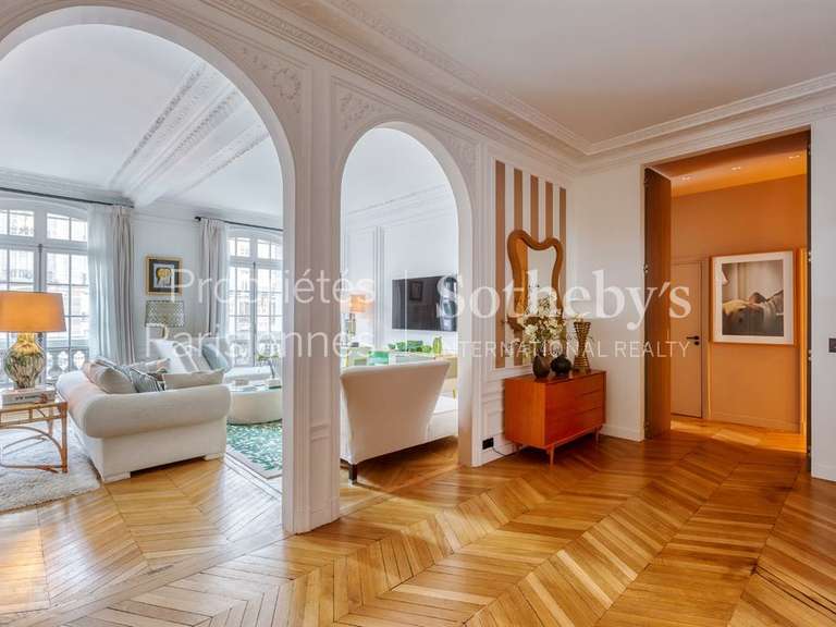 Appartement Paris 16e - 4 chambres - 231m²