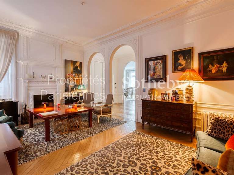 Appartement Paris 16e - 4 chambres - 231m²
