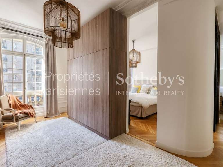 Appartement Paris 16e - 4 chambres - 231m²