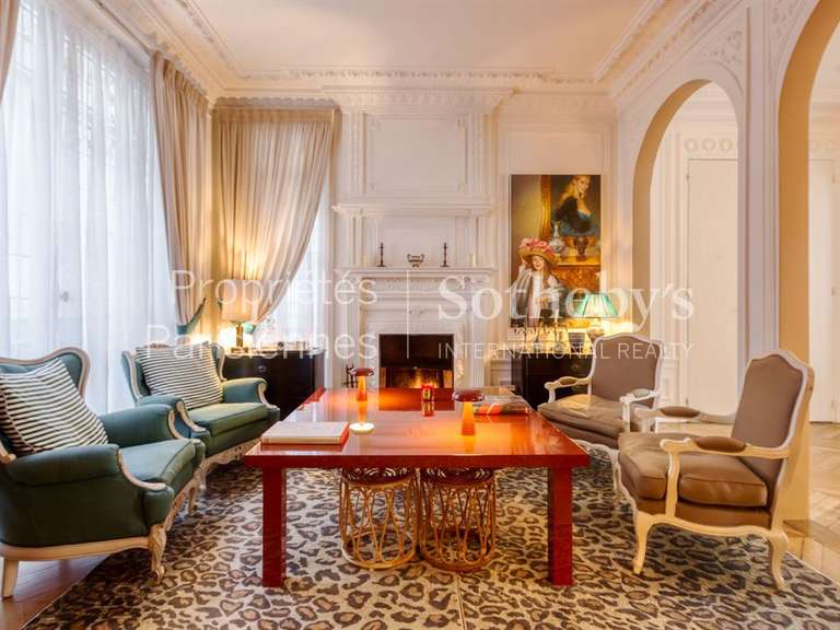 Appartement Paris 16e - 4 chambres - 231m²
