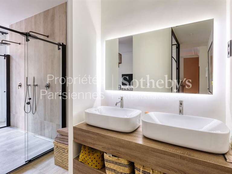 Appartement Paris 16e - 4 chambres - 231m²