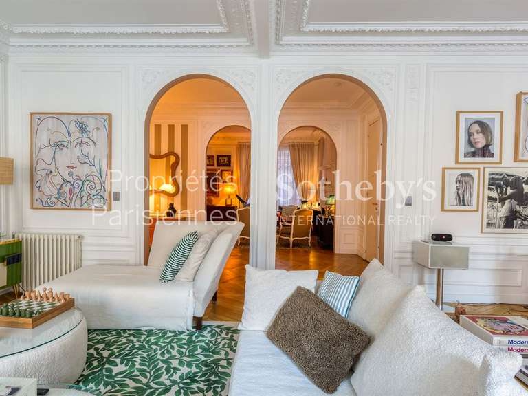 Appartement Paris 16e - 4 chambres - 231m²
