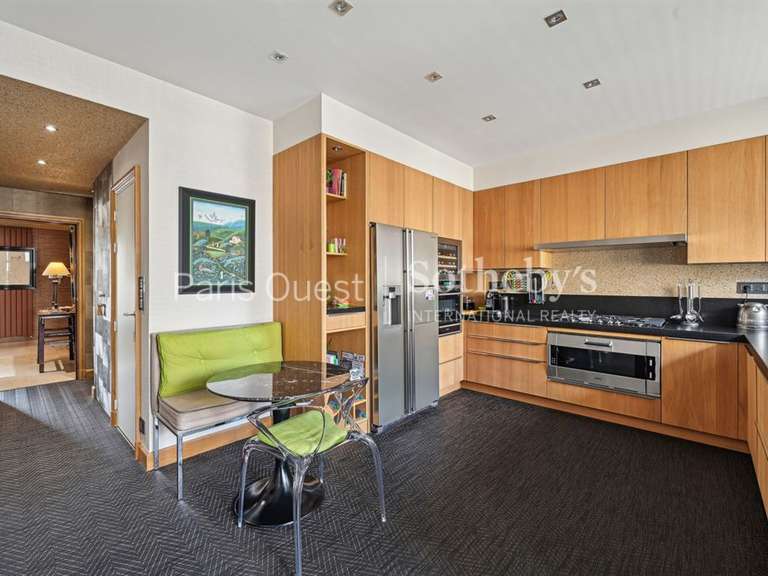 Appartement Paris 16e - 2 chambres - 210m²