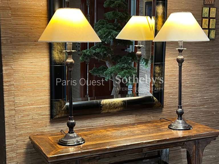 Appartement Paris 16e - 2 chambres - 210m²