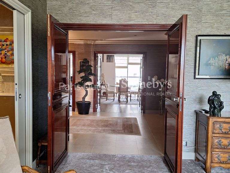 Apartment Paris 16e - 2 bedrooms - 210m²