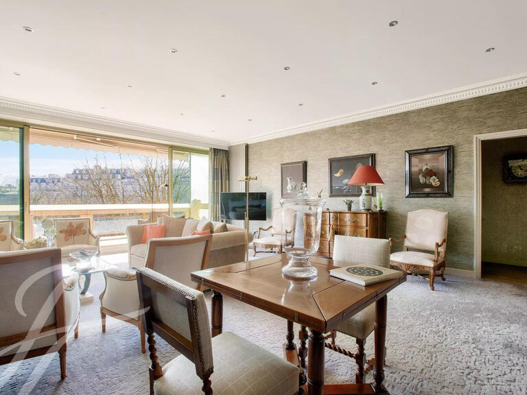 Appartement Paris 16e - 2 chambres - 228m²