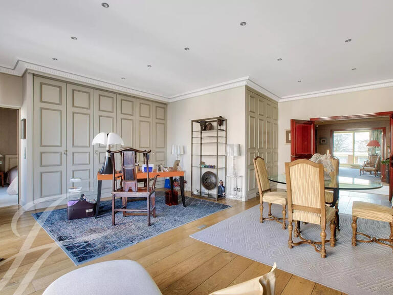 Appartement Paris 16e - 2 chambres - 228m²