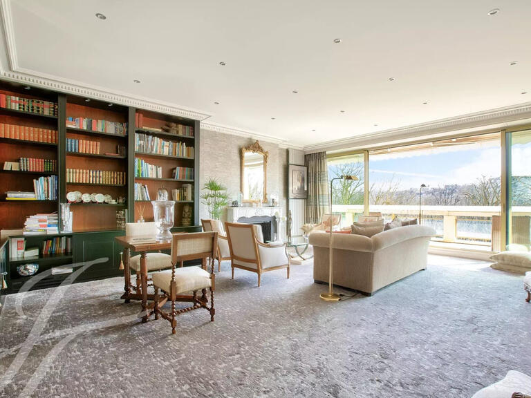 Appartement Paris 16e - 2 chambres - 228m²