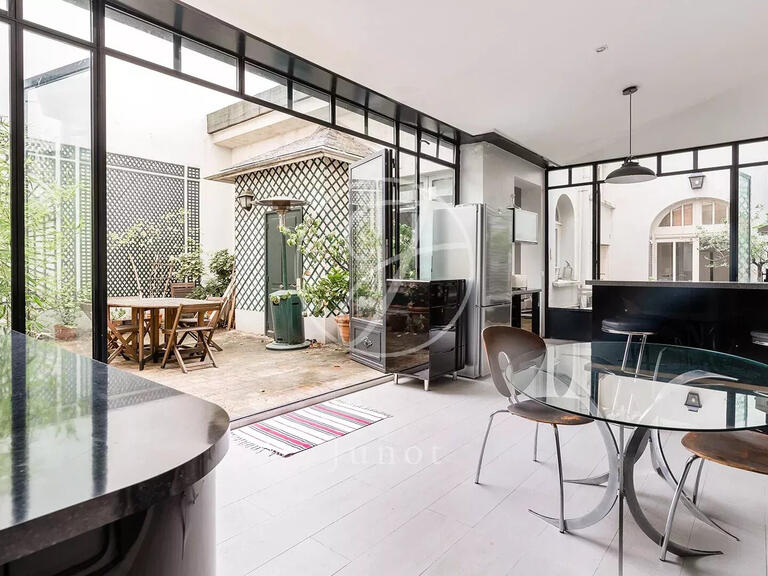 Appartement Paris 16e - 2 chambres - 83m²