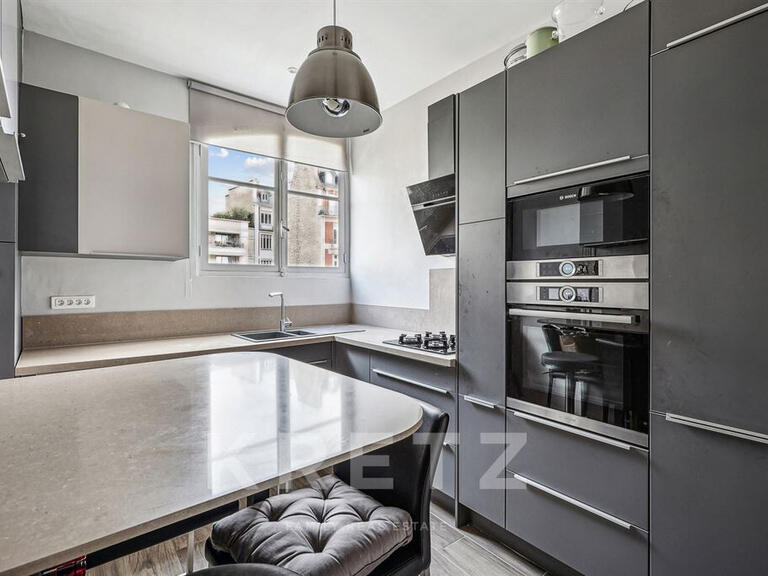 Appartement Paris 16e - 3 chambres - 138m²