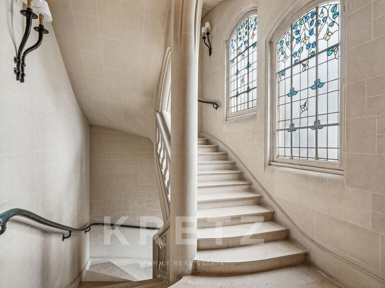 Appartement Paris 16e - 3 chambres - 138m²