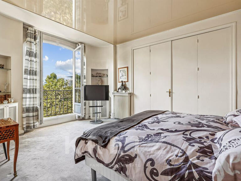 Appartement Paris 16e - 3 chambres - 138m²