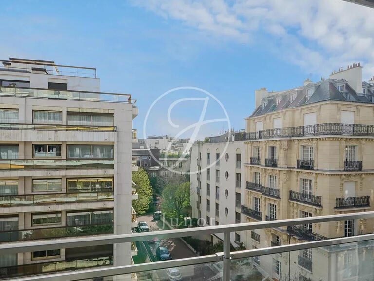 Appartement Paris 16e - 4 chambres - 122m²