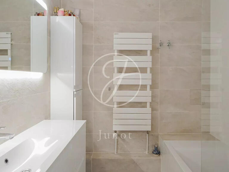 Appartement Paris 16e - 4 chambres - 122m²