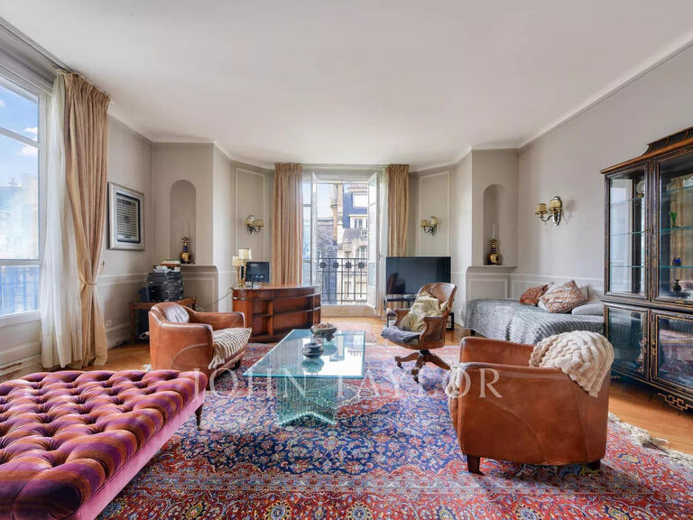 Appartement Paris 16e - 2 chambres - 163m²