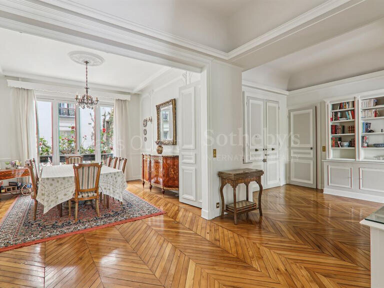 Appartement Paris 16e - 4 chambres - 218m²