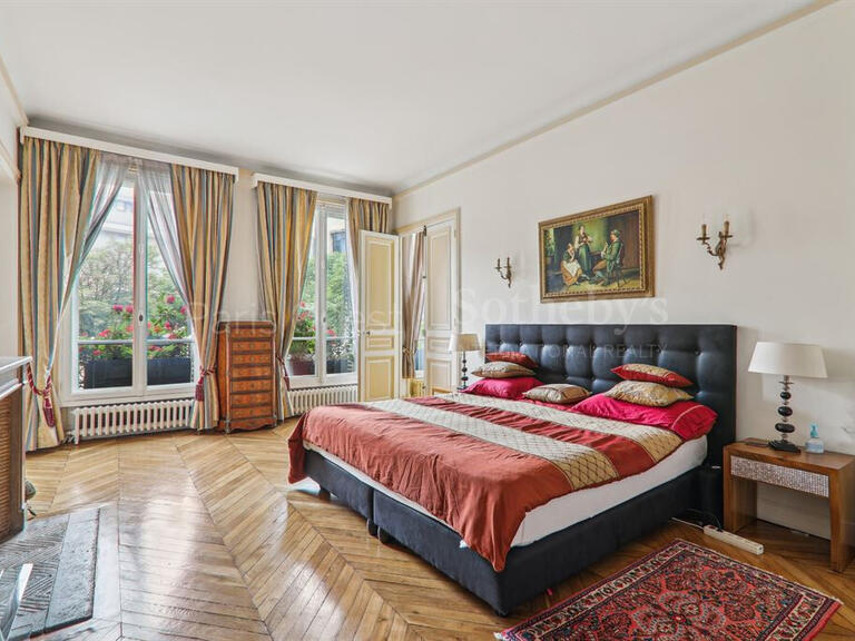 Appartement Paris 16e - 4 chambres - 218m²