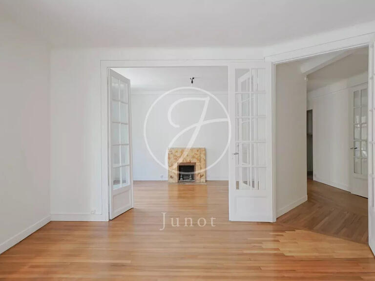 Appartement Paris 16e - 2 chambres - 115m²