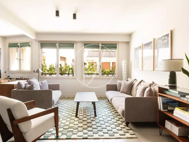 Appartement Paris 16e - 4 chambres - 146m²