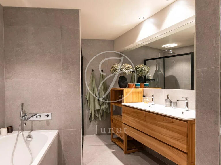 Apartment Paris 16e - 4 bedrooms - 146m²