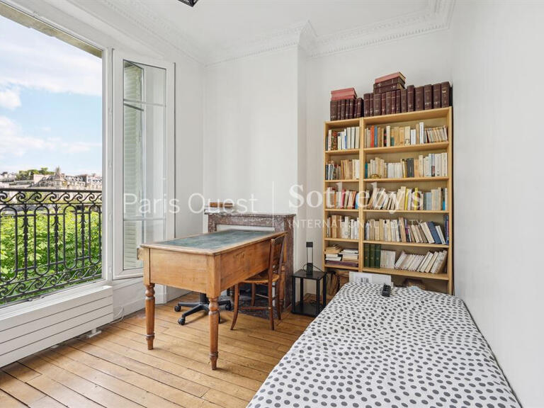 Appartement Paris 16e - 3 chambres - 126m²