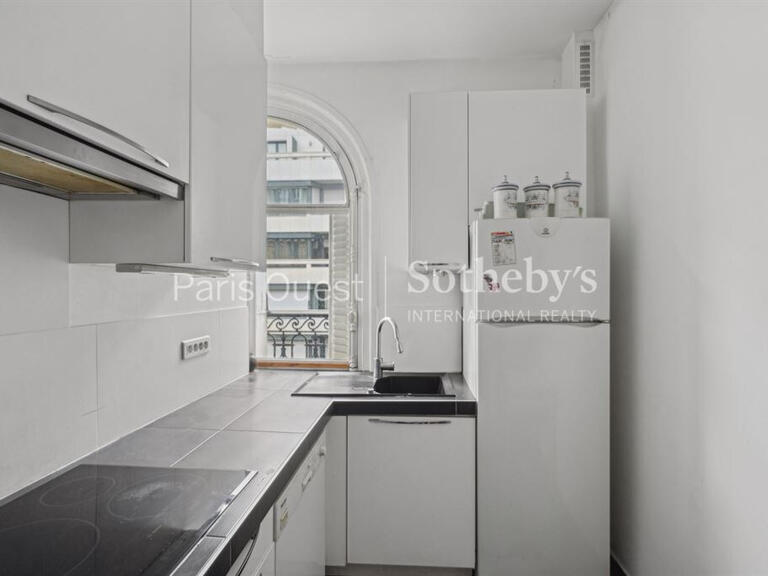 Appartement Paris 16e - 3 chambres - 126m²