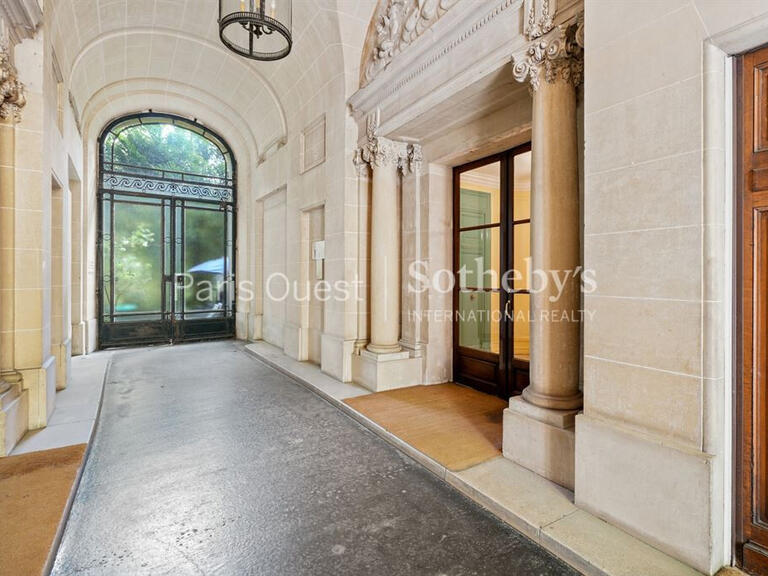 Appartement Paris 16e - 3 chambres - 126m²