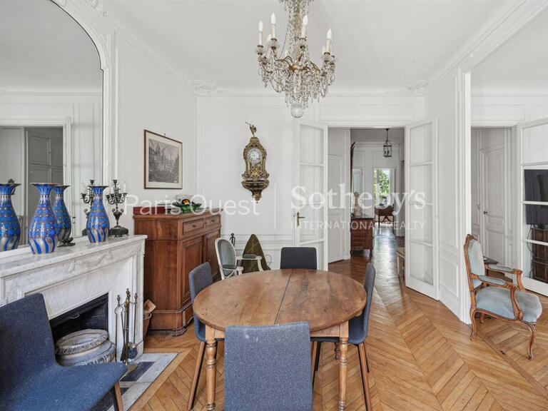 Appartement Paris 16e - 3 chambres - 126m²
