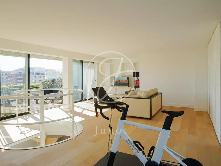 Appartement Paris 16e - 2 chambres - 198m²