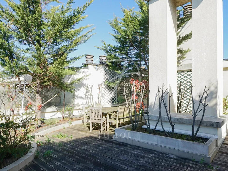 Appartement Paris 16e - 2 chambres - 198m²