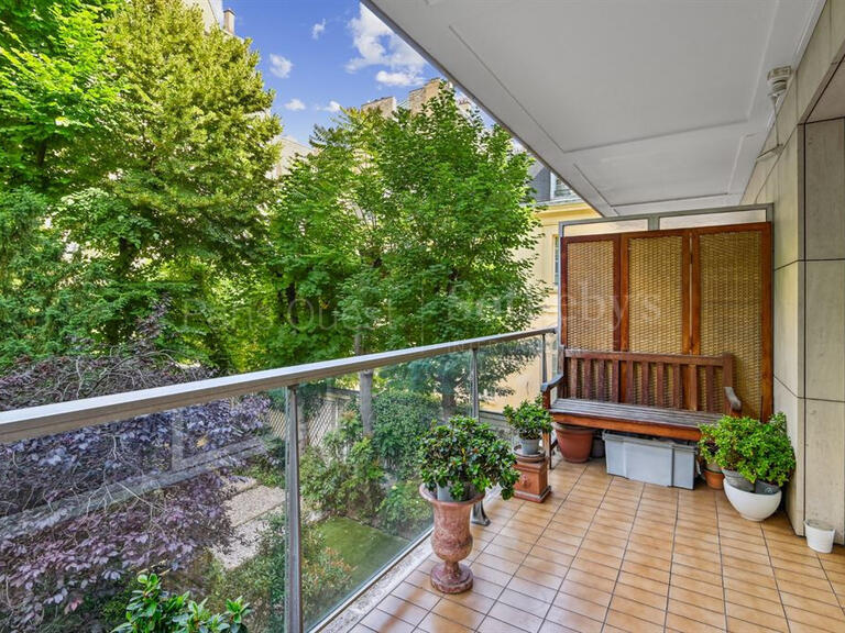 Appartement Paris 16e - 2 chambres - 130m²