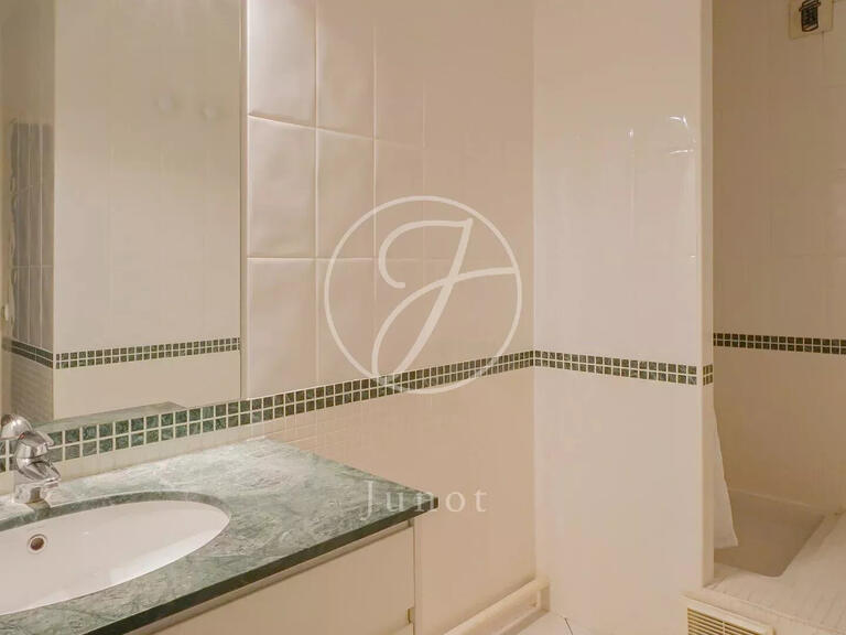 Appartement Paris 16e - 2 chambres - 94m²