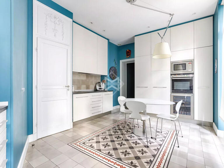 Appartement Paris 16e - 4 chambres - 251m²