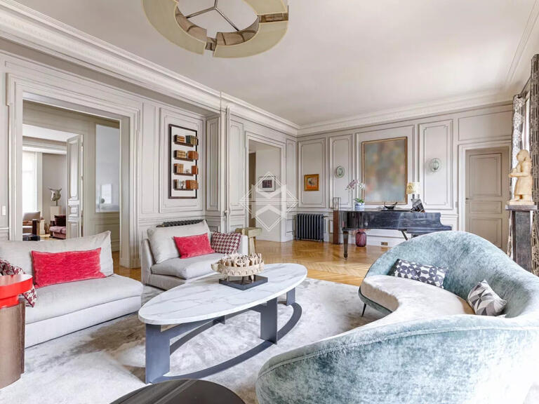 Appartement Paris 16e - 4 chambres - 251m²