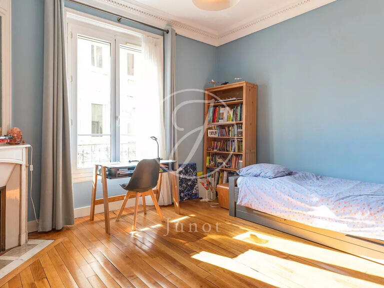 Appartement Paris 16e - 4 chambres - 165m²