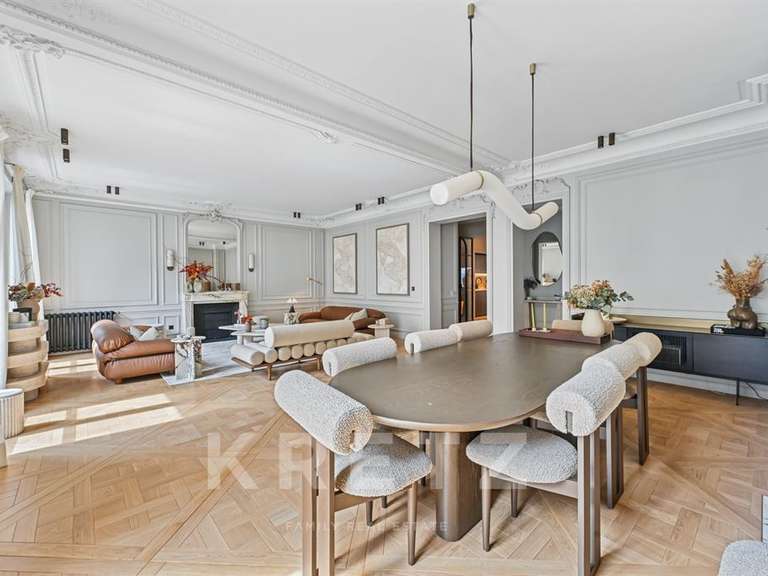 Apartment Paris 16e - 3 bedrooms - 194m²