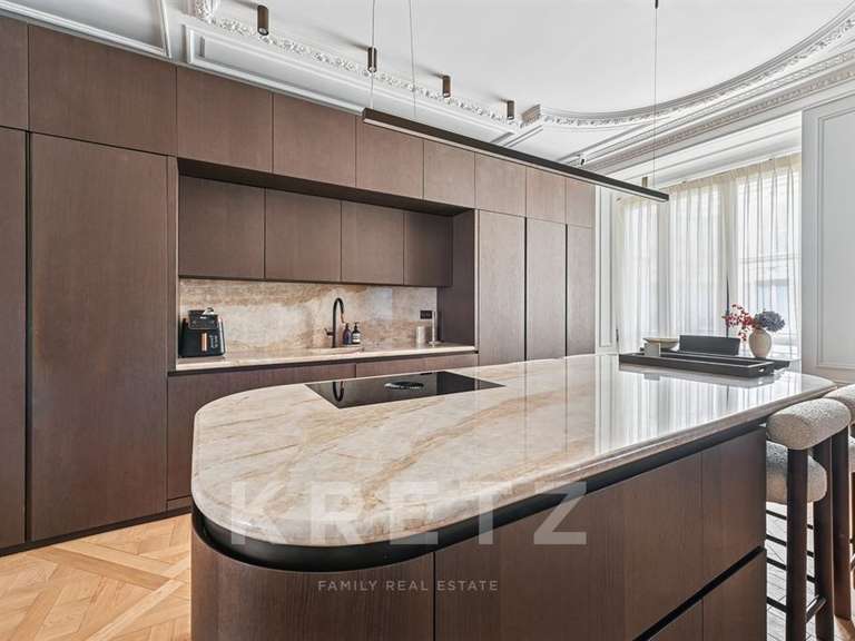 Apartment Paris 16e - 3 bedrooms - 194m²