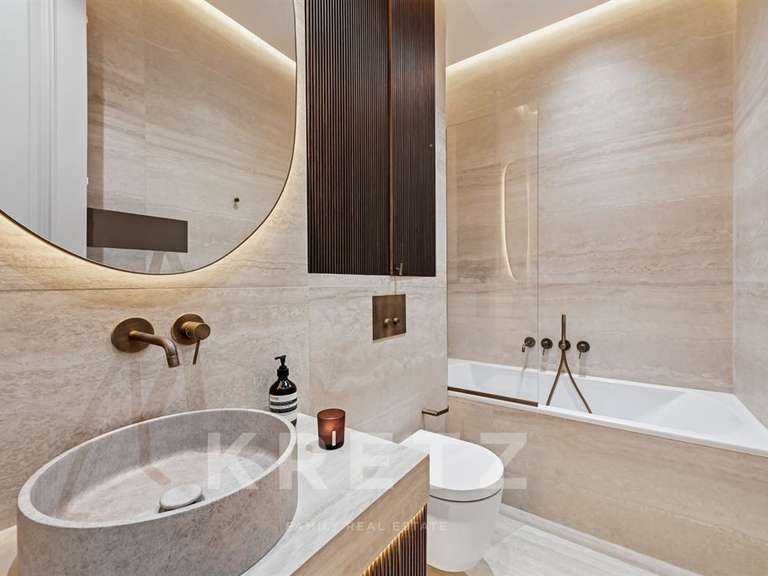 Apartment Paris 16e - 3 bedrooms - 194m²