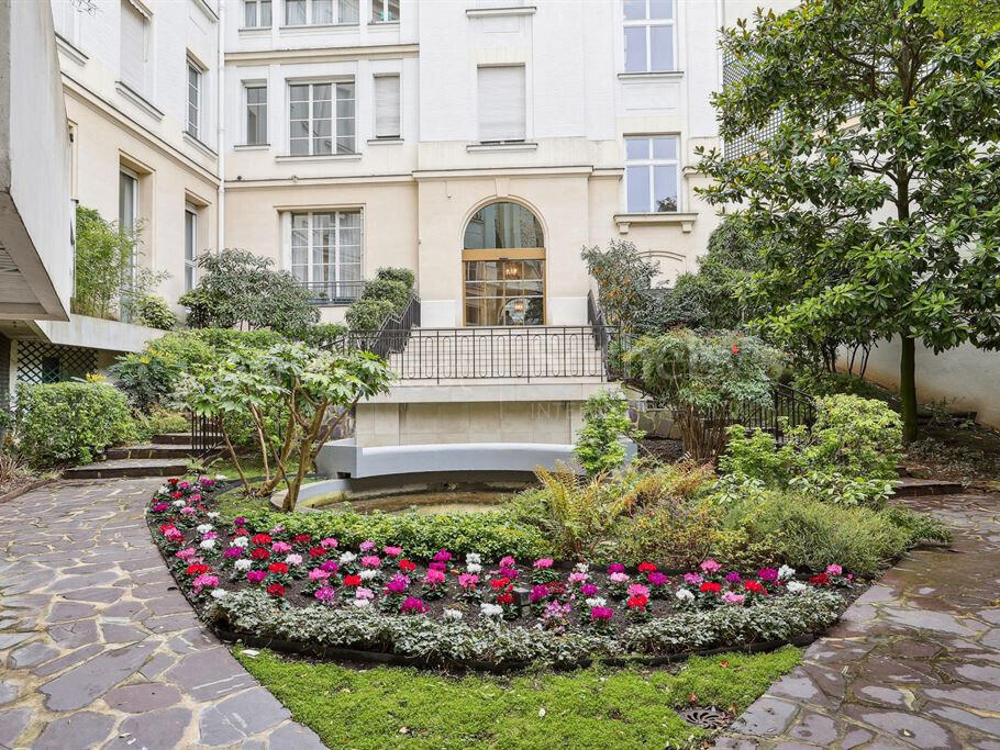 Apartment Paris 16e