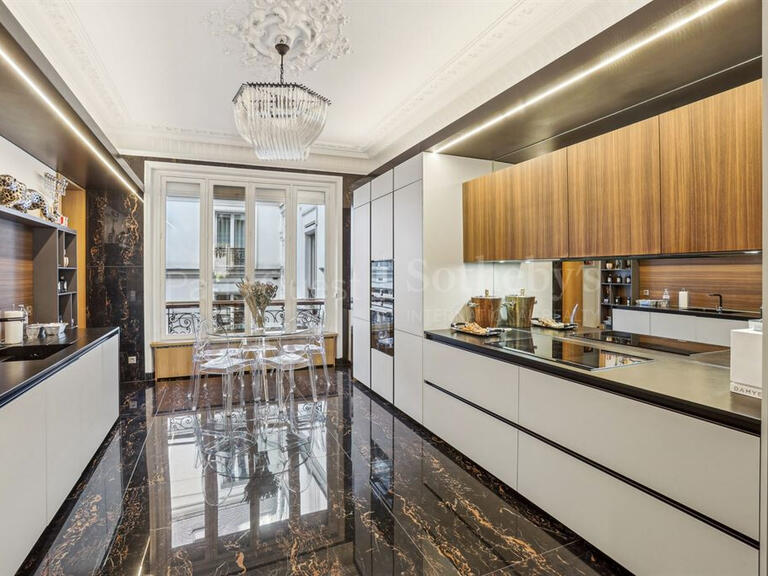 Appartement Paris 16e - 4 chambres - 217m²