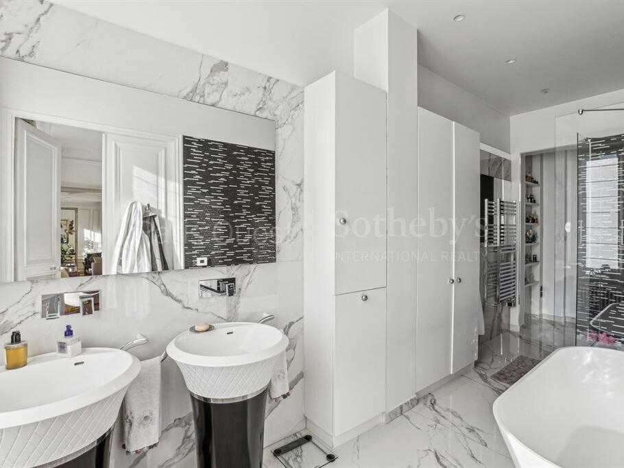 Apartment Paris 16e
