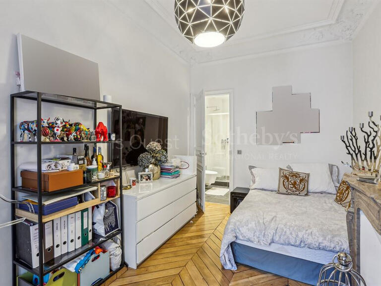 Appartement Paris 16e - 4 chambres - 217m²