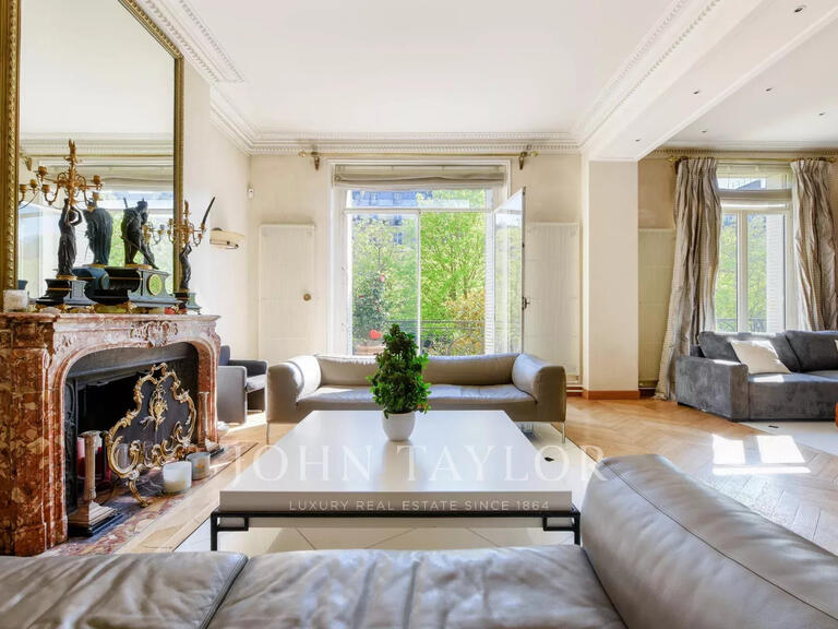 Apartment Paris 16e - 3 bedrooms - 240m²