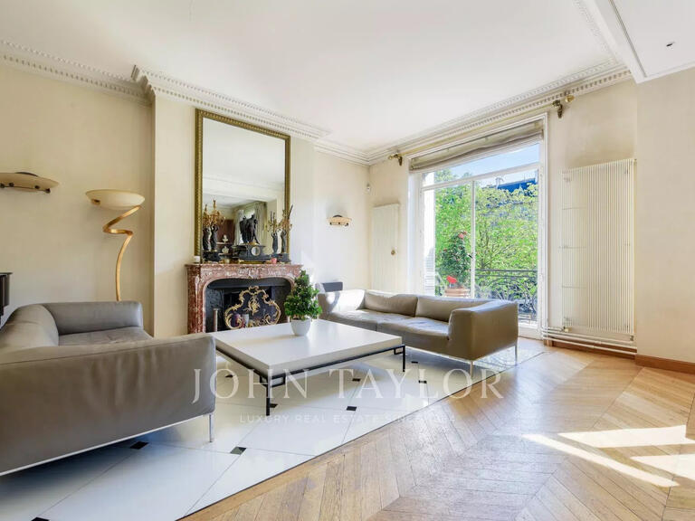 Apartment Paris 16e - 3 bedrooms - 240m²