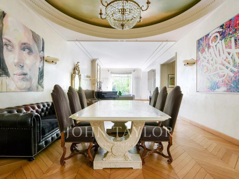 Apartment Paris 16e - 3 bedrooms - 240m²