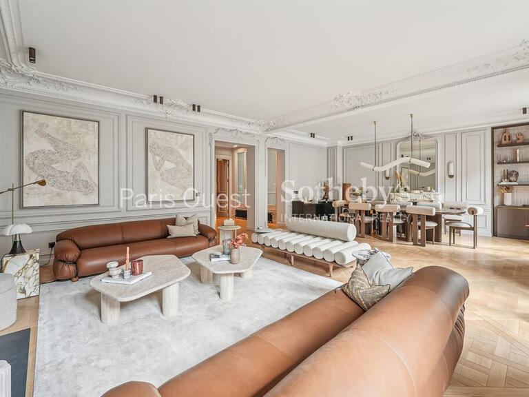 Appartement Paris 16e - 3 chambres - 194m²