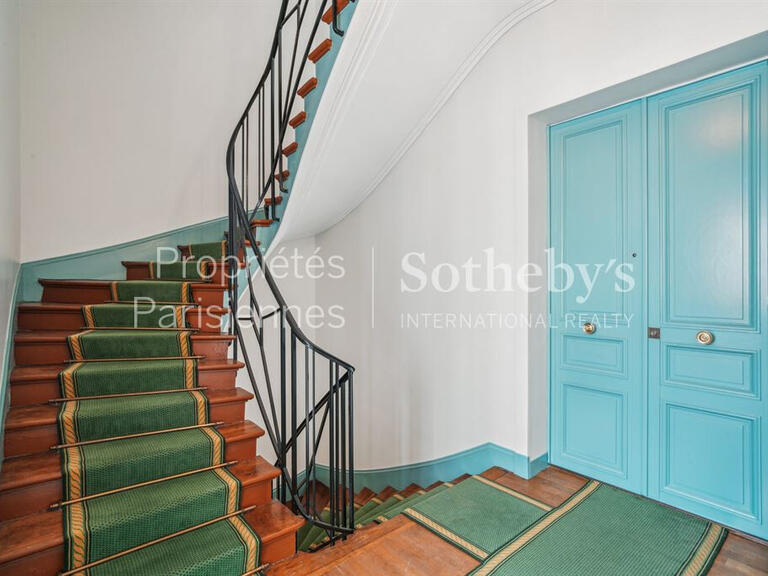 Appartement Paris 16e - 5 chambres - 174m²